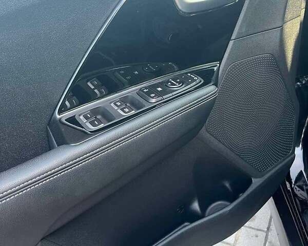 Чорний Кіа Niro, об'ємом двигуна 0 л та пробігом 72 тис. км за 22100 $, фото 5 на Automoto.ua