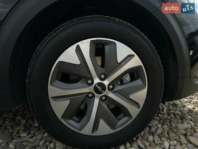 Чорний Кіа Niro, об'ємом двигуна 0 л та пробігом 29 тис. км за 22900 $, фото 34 на Automoto.ua