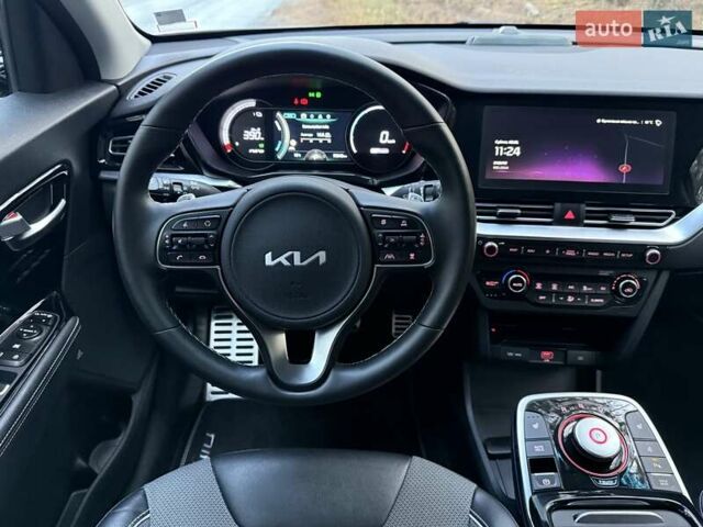 Киа Niro 2022 в Киеве на Automoto.ua Черный Киа Niro, объемом двигателя 0 л и пробегом 70 тыс. км за 22499 $, фото 62 на Automoto.ua