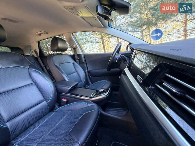 Черный Киа Niro, объемом двигателя 0 л и пробегом 50 тыс. км за 23600 $, фото 19 на Automoto.ua