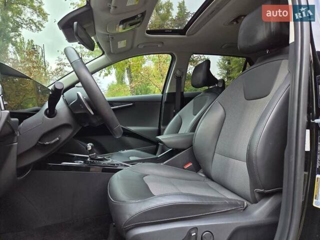 Черный Киа Niro, объемом двигателя 1.58 л и пробегом 97 тыс. км за 25500 $, фото 11 на Automoto.ua