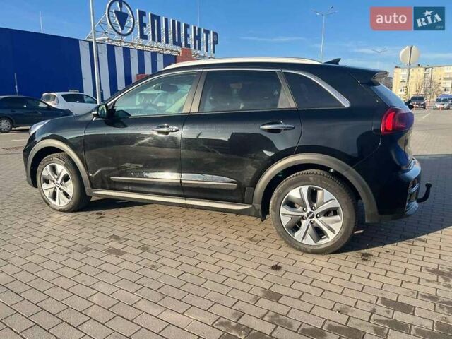 Чорний Кіа Niro, об'ємом двигуна 0 л та пробігом 72 тис. км за 22100 $, фото 3 на Automoto.ua