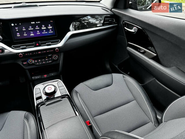 Черный Киа Niro, объемом двигателя 0 л и пробегом 54 тыс. км за 24300 $, фото 48 на Automoto.ua