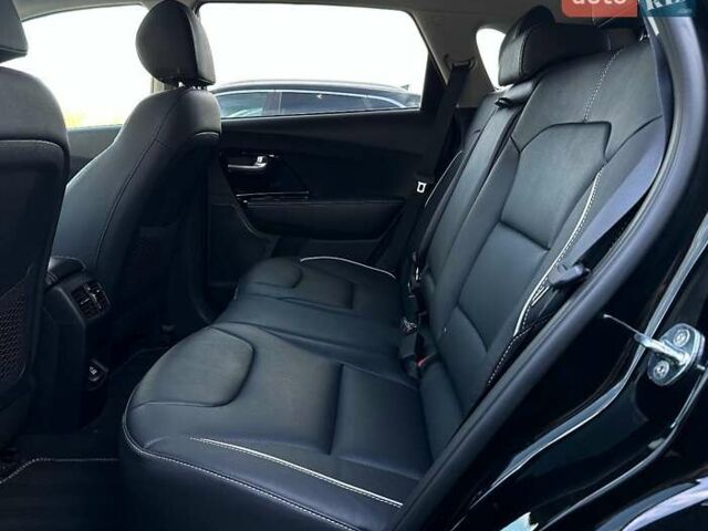 Черный Киа Niro, объемом двигателя 0 л и пробегом 29 тыс. км за 22900 $, фото 92 на Automoto.ua
