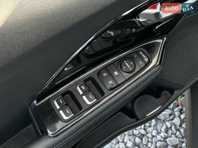Чорний Кіа Niro, об'ємом двигуна 0 л та пробігом 23 тис. км за 24999 $, фото 15 на Automoto.ua