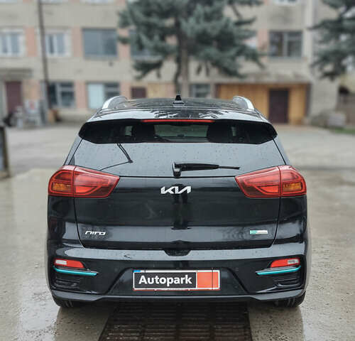 Черный Киа Niro, объемом двигателя 0 л и пробегом 125 тыс. км за 21800 $, фото 5 на Automoto.ua