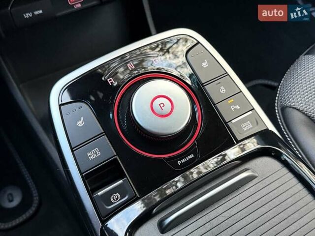 Киа Niro 2022 в Киеве на Automoto.ua Черный Киа Niro, объемом двигателя 0 л и пробегом 70 тыс. км за 22499 $, фото 74 на Automoto.ua
