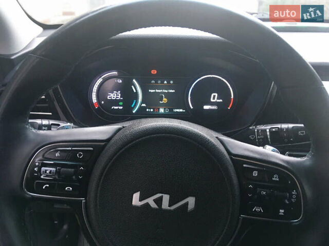 Черный Киа Niro, объемом двигателя 0 л и пробегом 125 тыс. км за 21800 $, фото 13 на Automoto.ua