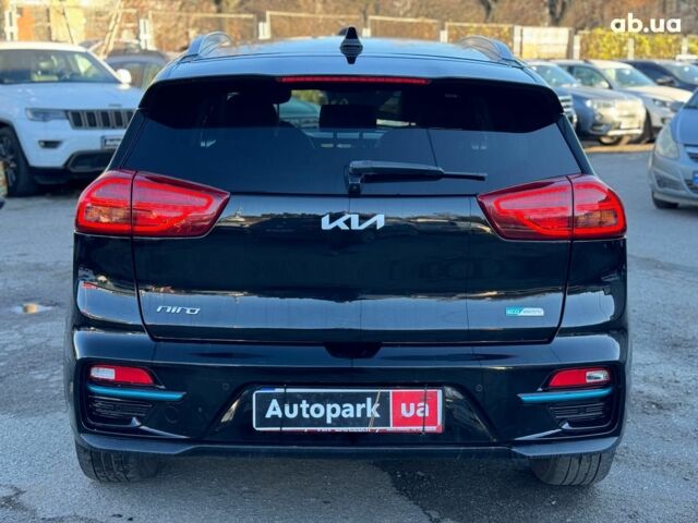 Чорний Кіа Niro, об'ємом двигуна 0 л та пробігом 125 тис. км за 22290 $, фото 6 на Automoto.ua