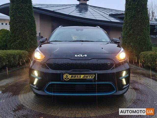 Черный Киа Niro, объемом двигателя 72 л и пробегом 11 тыс. км за 25999 $, фото 1 на Automoto.ua