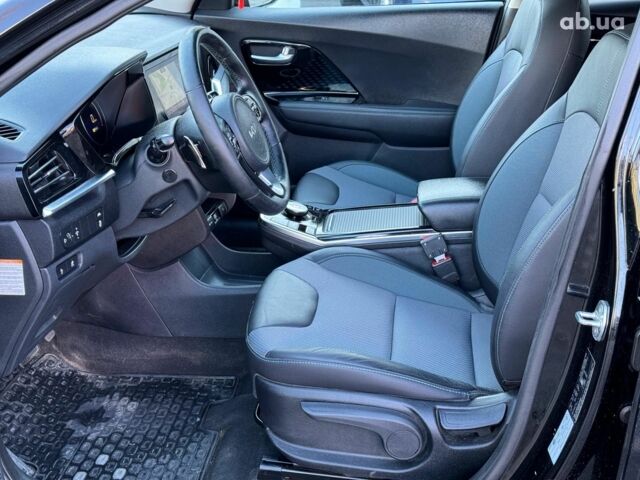 Чорний Кіа Niro, об'ємом двигуна 0 л та пробігом 125 тис. км за 22290 $, фото 14 на Automoto.ua