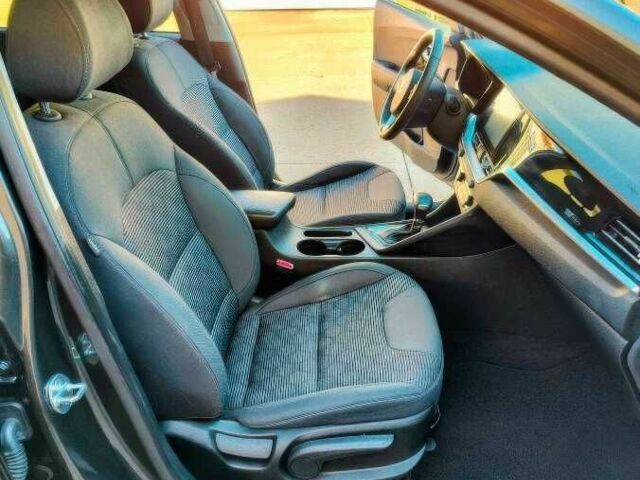 Черный Киа Niro, объемом двигателя 1.6 л и пробегом 43 тыс. км за 12200 $, фото 9 на Automoto.ua