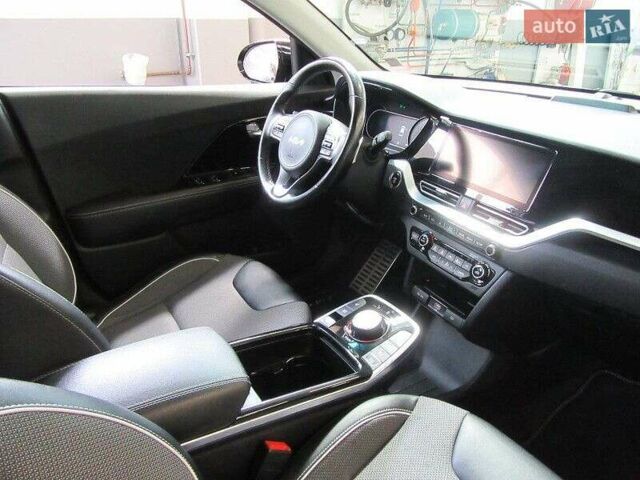 Киа Niro 2022 в Киеве на Automoto.ua Черный Киа Niro, объемом двигателя 0 л и пробегом 70 тыс. км за 22499 $, фото 132 на Automoto.ua