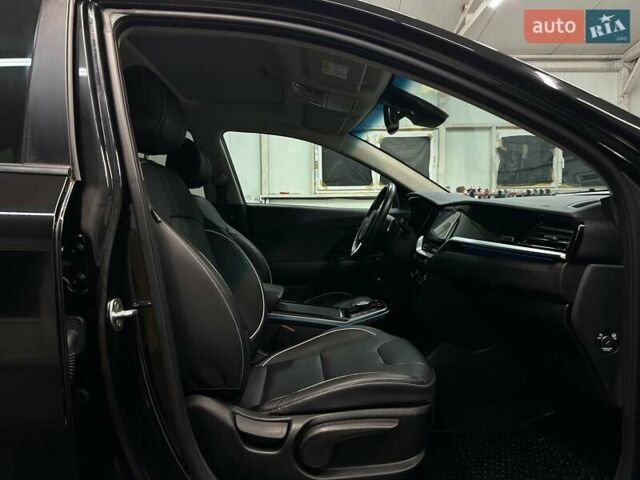 Черный Киа Niro, объемом двигателя 0 л и пробегом 84 тыс. км за 22900 $, фото 112 на Automoto.ua