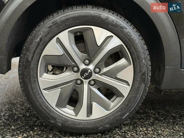 Киа Niro 2022 в Киеве на Automoto.ua Черный Киа Niro, объемом двигателя 0 л и пробегом 70 тыс. км за 22499 $, фото 52 на Automoto.ua