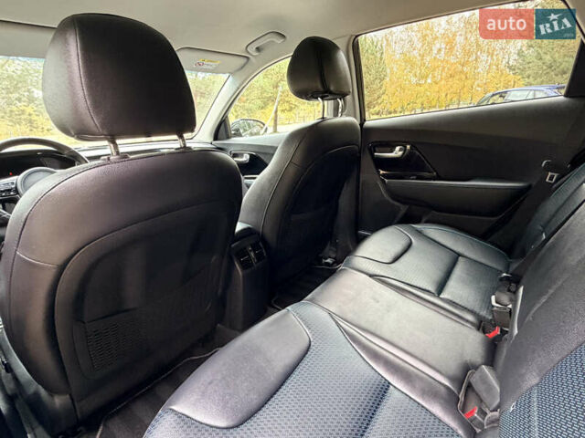 Чорний Кіа Niro, об'ємом двигуна 0 л та пробігом 80 тис. км за 22400 $, фото 26 на Automoto.ua