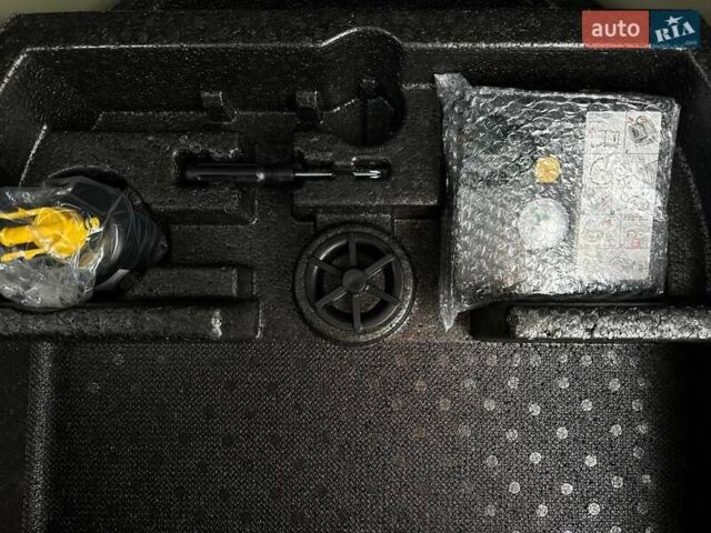 Чорний Кіа Niro, об'ємом двигуна 0 л та пробігом 29 тис. км за 22900 $, фото 103 на Automoto.ua