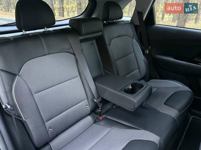 Киа Niro 2022 в Киеве на Automoto.ua Черный Киа Niro, объемом двигателя 0 л и пробегом 70 тыс. км за 22499 $, фото 94 на Automoto.ua