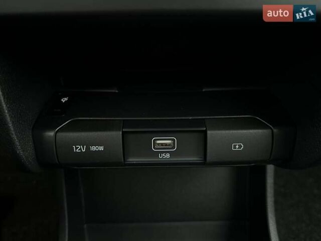 Черный Киа Niro, объемом двигателя 0 л и пробегом 39 тыс. км за 24900 $, фото 15 на Automoto.ua