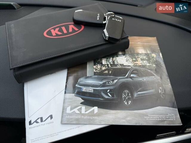 Киа Niro 2022 в Киеве на Automoto.ua Черный Киа Niro, объемом двигателя 0 л и пробегом 70 тыс. км за 22499 $, фото 103 на Automoto.ua