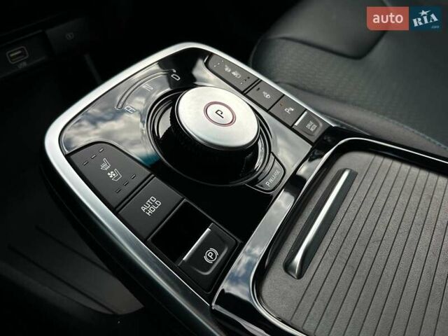 Черный Киа Niro, объемом двигателя 0 л и пробегом 12 тыс. км за 25400 $, фото 69 на Automoto.ua