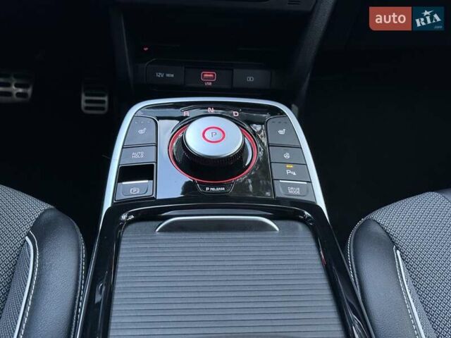 Киа Niro 2022 в Киеве на Automoto.ua Черный Киа Niro, объемом двигателя 0 л и пробегом 70 тыс. км за 22499 $, фото 76 на Automoto.ua
