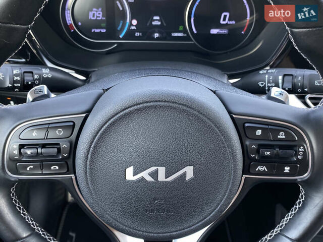 Черный Киа Niro, объемом двигателя 0 л и пробегом 108 тыс. км за 22700 $, фото 50 на Automoto.ua