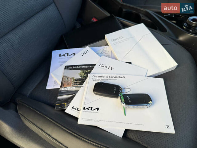 Черный Киа Niro, объемом двигателя 0 л и пробегом 61 тыс. км за 25950 $, фото 84 на Automoto.ua