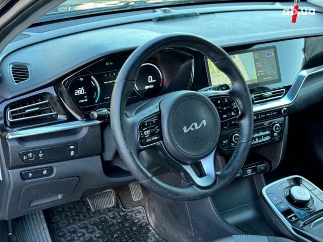 Чорний Кіа Niro, об'ємом двигуна 0 л та пробігом 125 тис. км за 22290 $, фото 15 на Automoto.ua