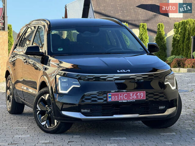 Черный Киа Niro, объемом двигателя 0 л и пробегом 61 тыс. км за 25950 $, фото 1 на Automoto.ua