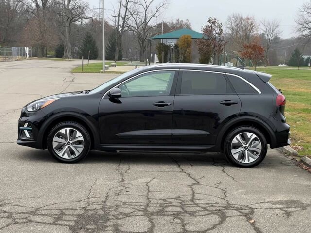 Чорний Кіа Niro, об'ємом двигуна 0 л та пробігом 24 тис. км за 12000 $, фото 3 на Automoto.ua