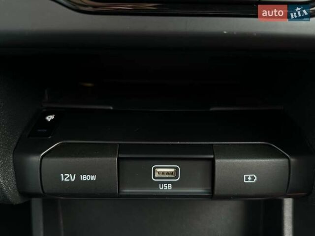 Черный Киа Niro, объемом двигателя 0 л и пробегом 12 тыс. км за 25400 $, фото 60 на Automoto.ua