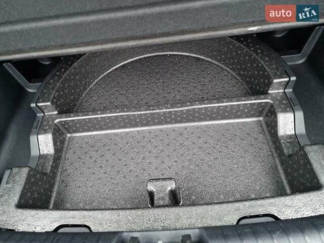 Чорний Кіа Niro, об'ємом двигуна 0 л та пробігом 53 тис. км за 22900 $, фото 53 на Automoto.ua