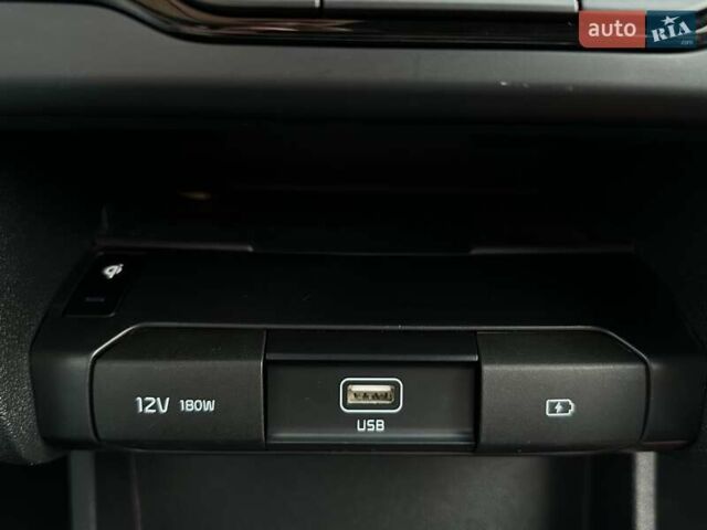 Черный Киа Niro, объемом двигателя 0 л и пробегом 12 тыс. км за 25400 $, фото 8 на Automoto.ua