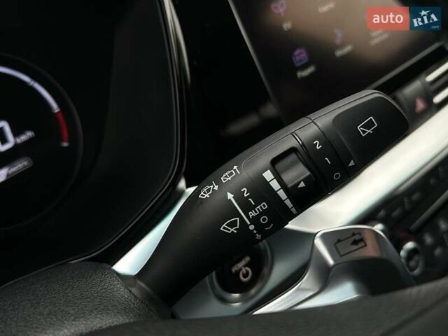 Черный Киа Niro, объемом двигателя 0 л и пробегом 12 тыс. км за 25400 $, фото 43 на Automoto.ua