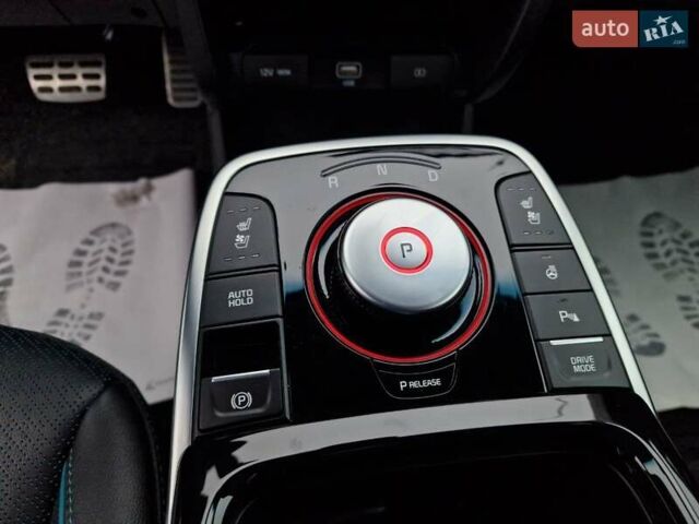 Чорний Кіа Niro, об'ємом двигуна 0 л та пробігом 53 тис. км за 22900 $, фото 38 на Automoto.ua