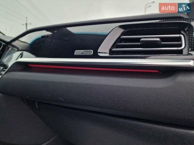 Чорний Кіа Niro, об'ємом двигуна 0 л та пробігом 53 тис. км за 22900 $, фото 46 на Automoto.ua