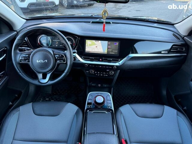 Чорний Кіа Niro, об'ємом двигуна 0 л та пробігом 125 тис. км за 22290 $, фото 30 на Automoto.ua