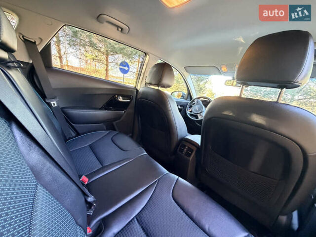 Черный Киа Niro, объемом двигателя 0 л и пробегом 50 тыс. км за 23600 $, фото 16 на Automoto.ua