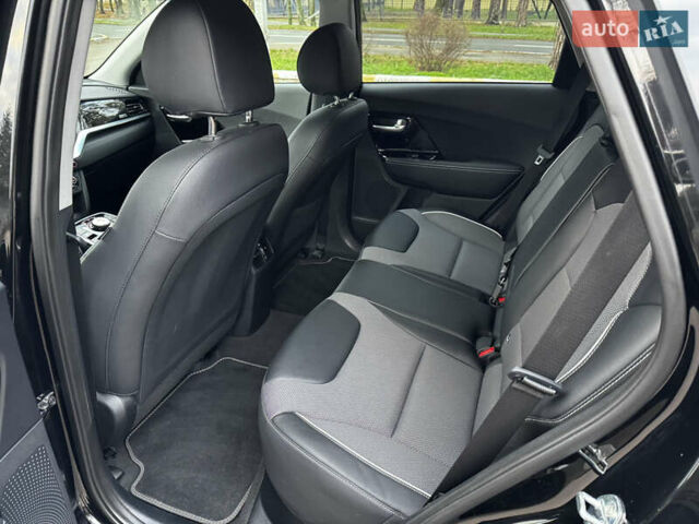Черный Киа Niro, объемом двигателя 0 л и пробегом 54 тыс. км за 24300 $, фото 44 на Automoto.ua