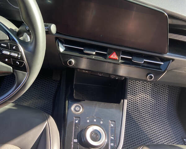 Черный Киа Niro, объемом двигателя 0 л и пробегом 121 тыс. км за 24777 $, фото 11 на Automoto.ua