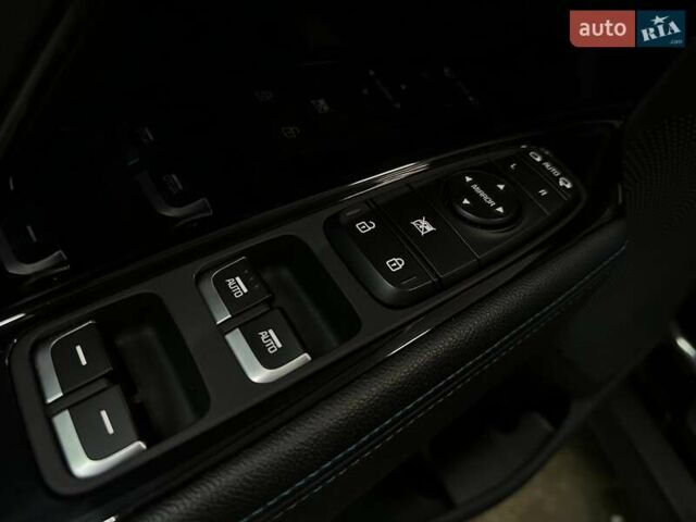 Черный Киа Niro, объемом двигателя 0 л и пробегом 39 тыс. км за 24900 $, фото 5 на Automoto.ua