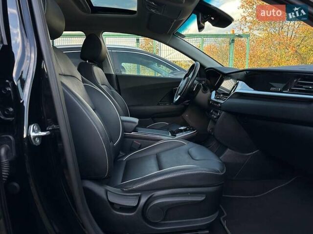 Черный Киа Niro, объемом двигателя 0 л и пробегом 29 тыс. км за 22900 $, фото 104 на Automoto.ua