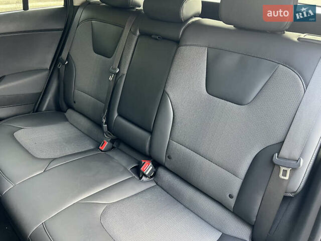 Чорний Кіа Niro, об'ємом двигуна 0 л та пробігом 150 тис. км за 21500 $, фото 25 на Automoto.ua