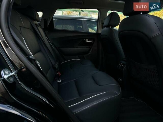 Чорний Кіа Niro, об'ємом двигуна 0 л та пробігом 29 тис. км за 22900 $, фото 101 на Automoto.ua