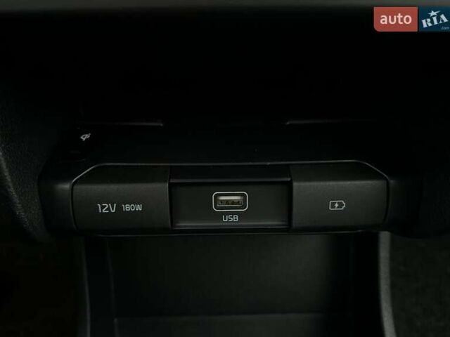 Черный Киа Niro, объемом двигателя 0 л и пробегом 39 тыс. км за 24900 $, фото 64 на Automoto.ua