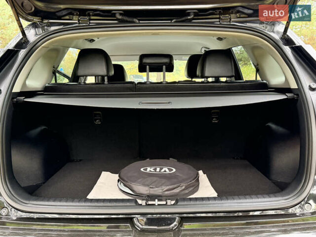 Чорний Кіа Niro, об'ємом двигуна 0 л та пробігом 80 тис. км за 22400 $, фото 14 на Automoto.ua