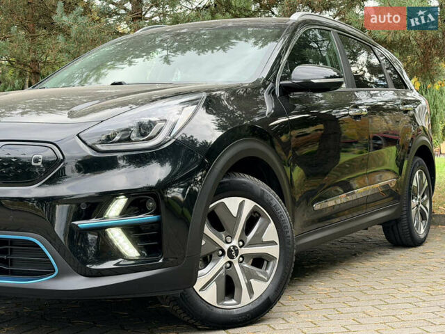 Чорний Кіа Niro, об'ємом двигуна 0 л та пробігом 80 тис. км за 22400 $, фото 10 на Automoto.ua