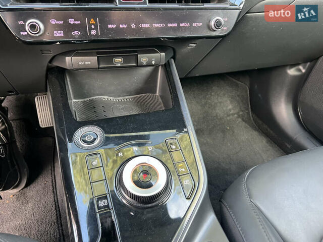 Чорний Кіа Niro, об'ємом двигуна 0 л та пробігом 150 тис. км за 21500 $, фото 24 на Automoto.ua