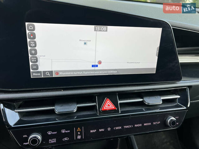 Чорний Кіа Niro, об'ємом двигуна 0 л та пробігом 150 тис. км за 21500 $, фото 22 на Automoto.ua